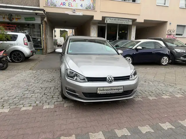 Volkswagen Golf view 5