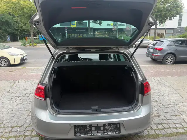 Volkswagen Golf view 11