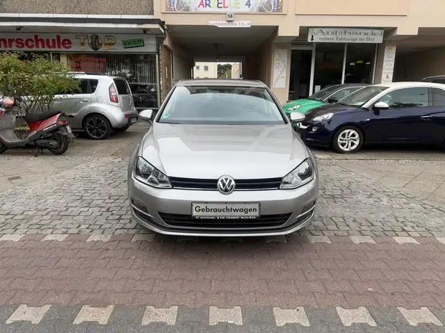 Volkswagen Golf view 9