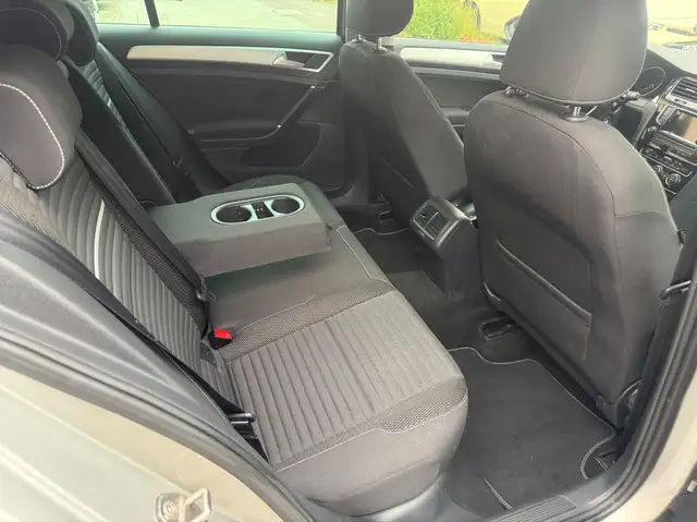 Volkswagen Golf view 20