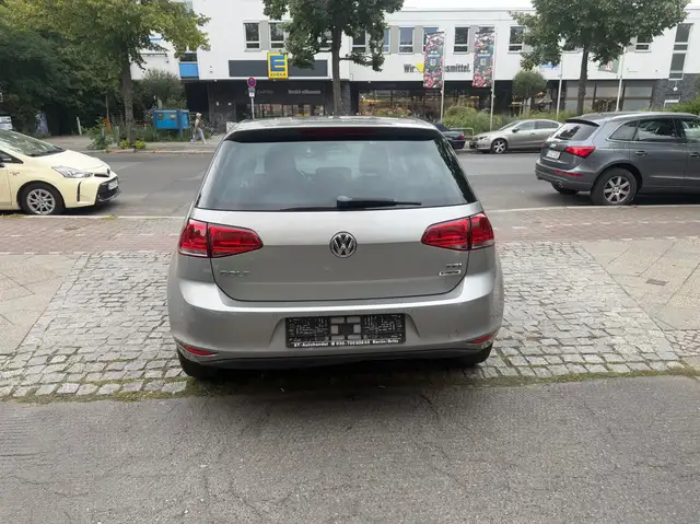 Volkswagen Golf view 8