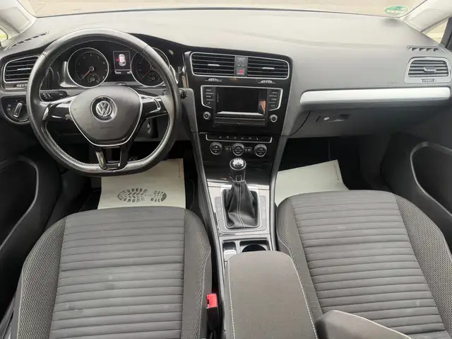 Volkswagen Golf view 14