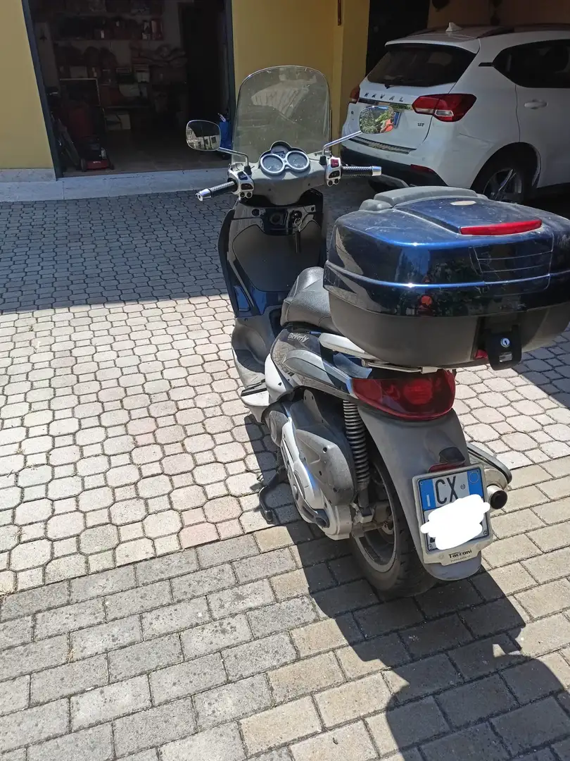 Piaggio Beverly 400 Niebieski - 2