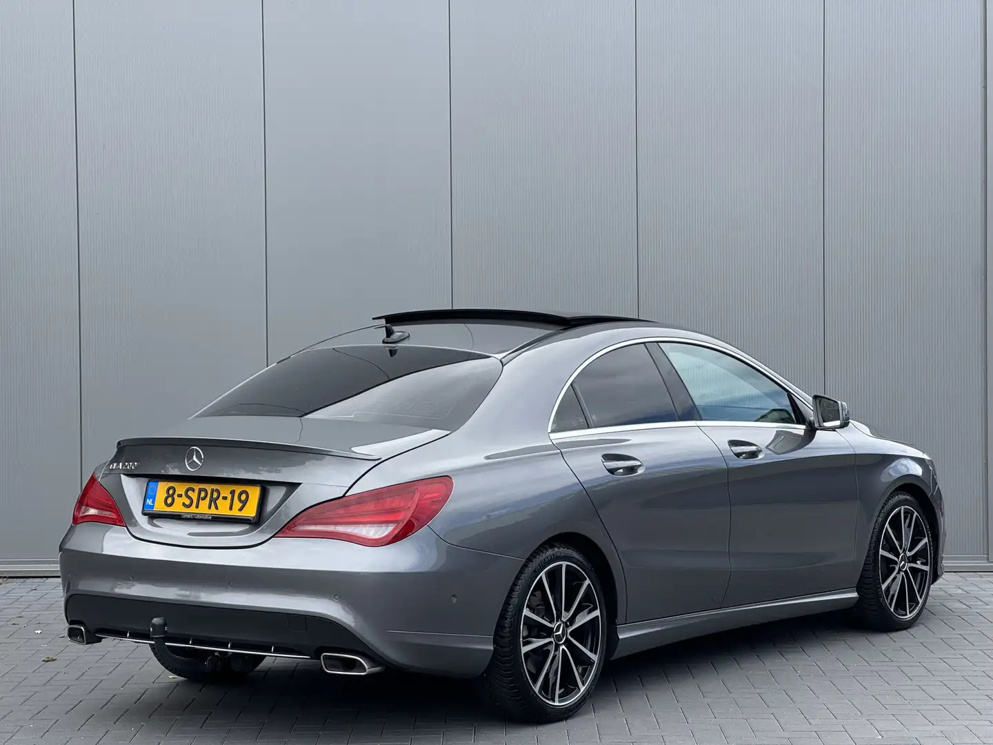 Mercedes-Benz CLA 200 Ambition | Panorama | 18" | Xenon LED | Trekhaak Gris - 2