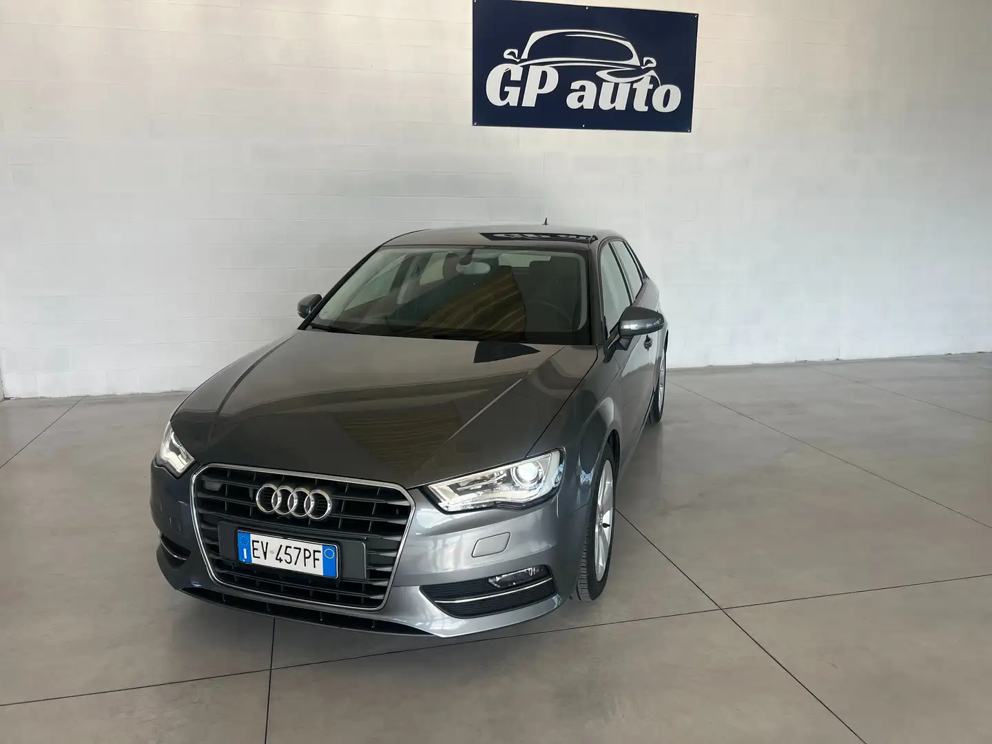 Audi A3 A3 Sportback 1.6 tdi Ambiente ok neopatentati Grijs - 1