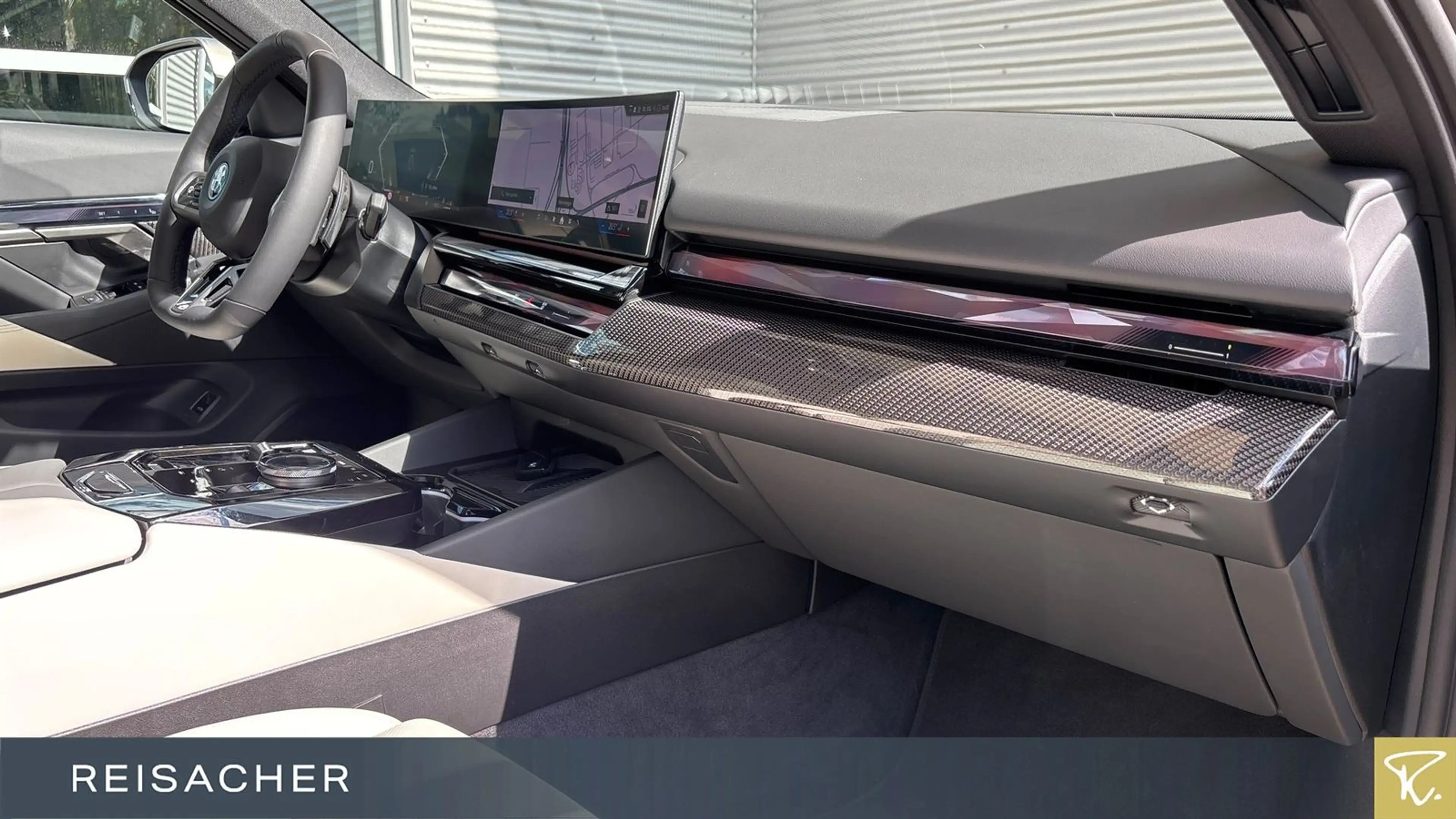 BMW 550 e A xDrive Tou M-Sport,M-Sport PRO,Pano,AHK,D — photo 14