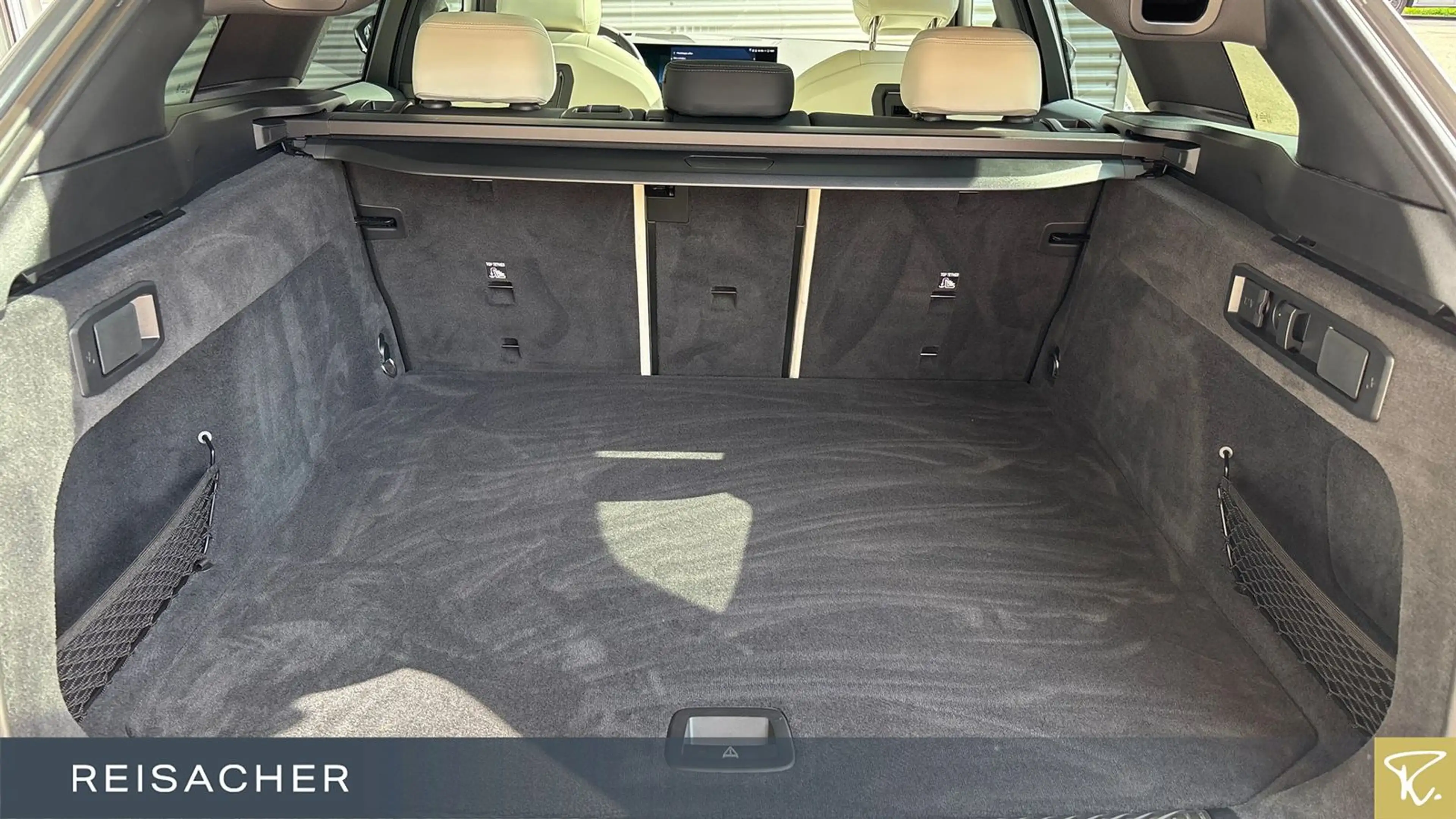 BMW 550 e A xDrive Tou M-Sport,M-Sport PRO,Pano,AHK,D — photo 10