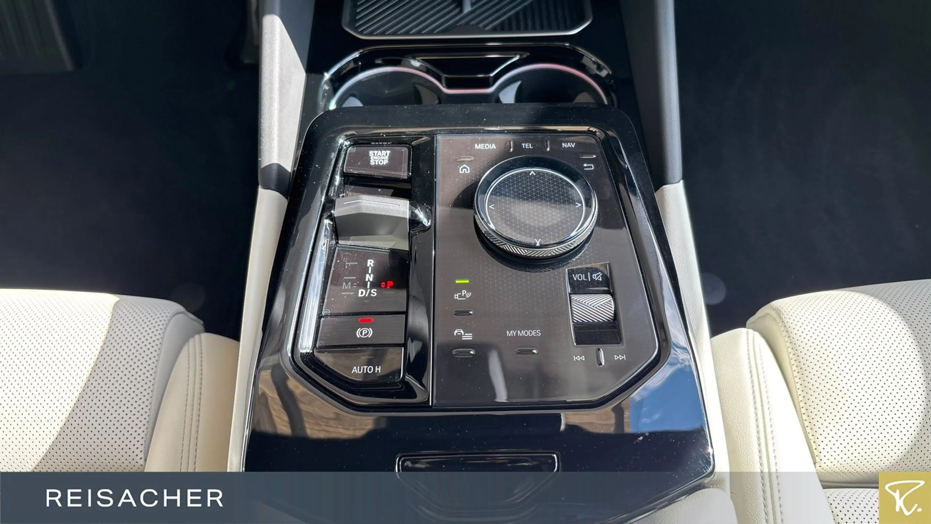 BMW 550 e A xDrive Tou M-Sport,M-Sport PRO,Pano,AHK,D — photo 11