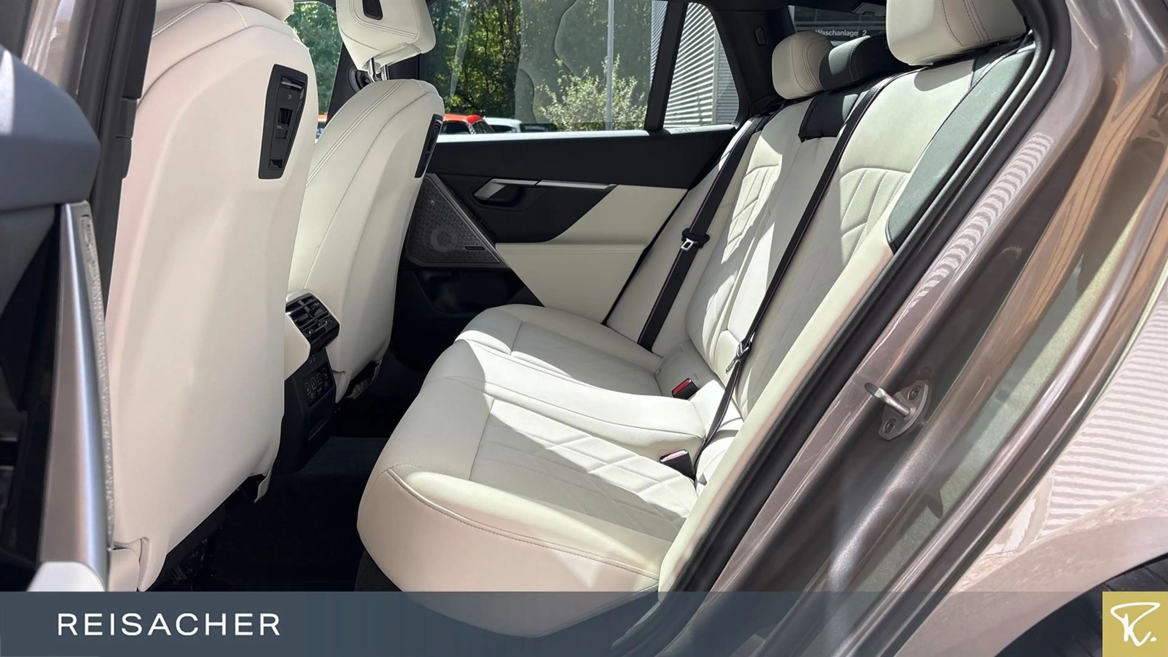 BMW 550 e A xDrive Tou M-Sport,M-Sport PRO,Pano,AHK,D — photo 8
