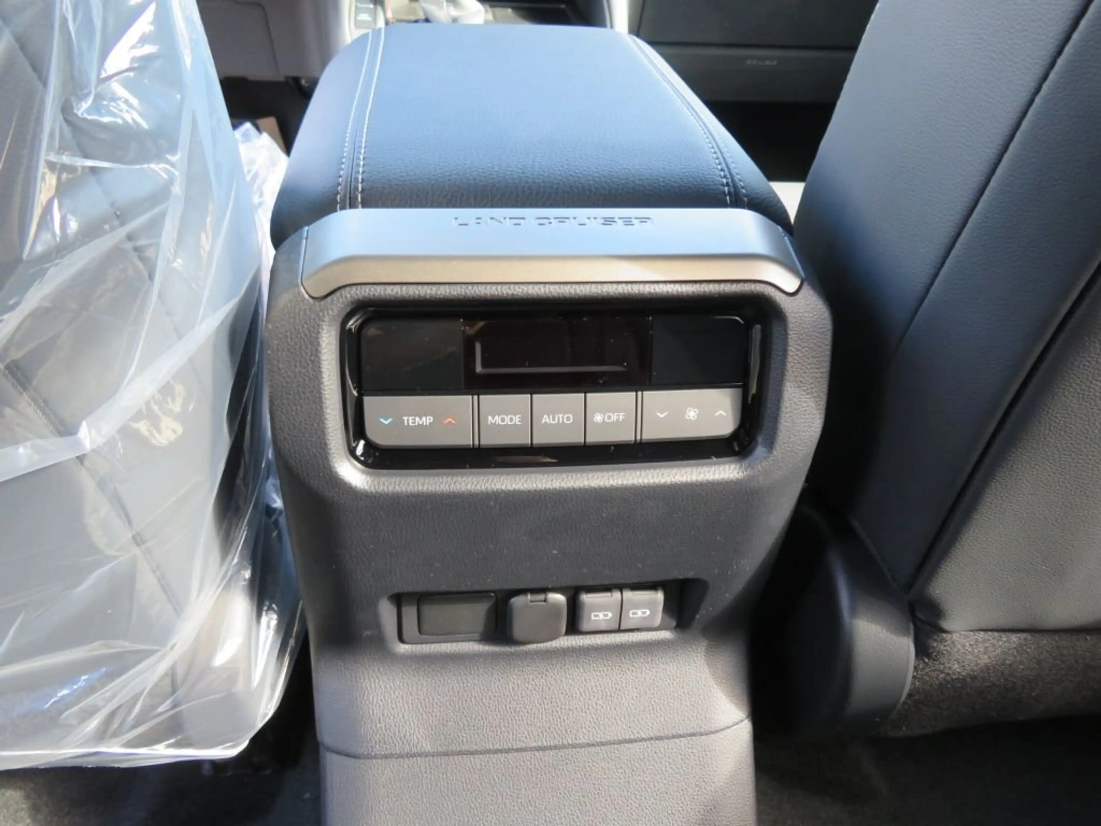 Toyota Land Cruiser Land Cruiser 2.8D-4D Mild-Hybr. Automat Executive — photo 9