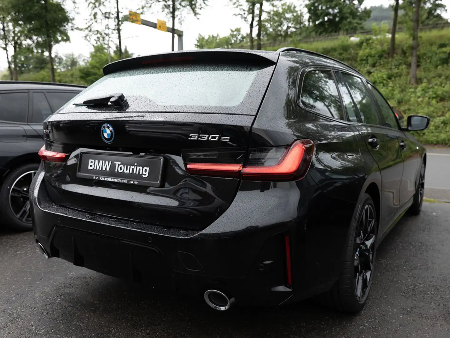 BMW 330 e Touring xDrive M-Sportpaket FACEL. 360° Schwarz - 2