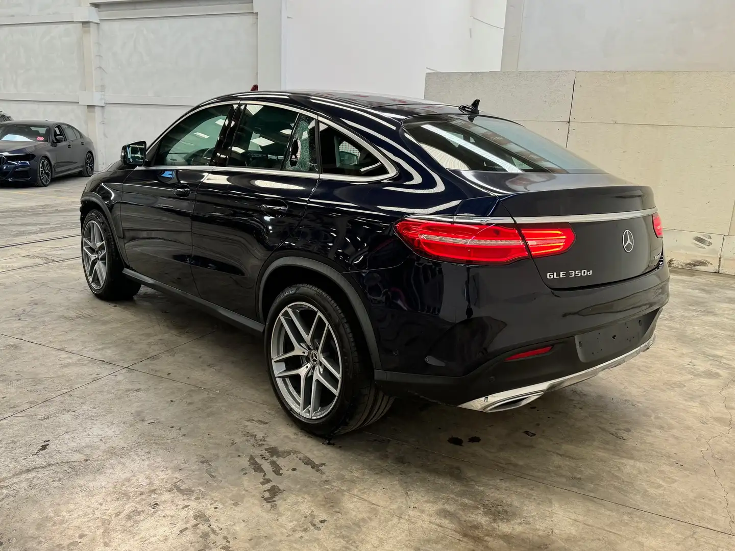 Mercedes-Benz GLE 350 d Coupe 4Matic AMG Line *PARTI MANCANTI* Blauw - 2