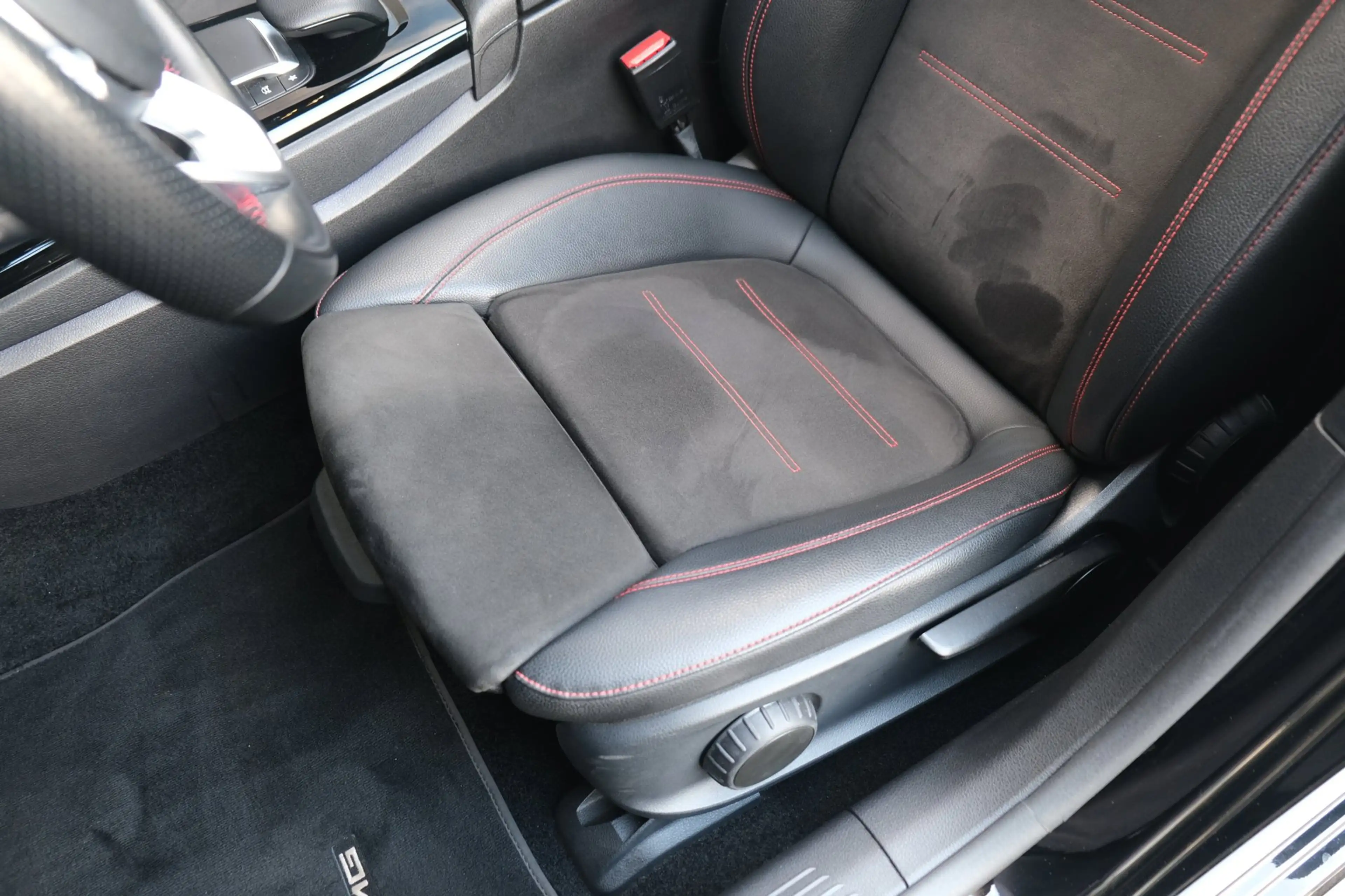 Mercedes-Benz A 200 Business Solution AMG Pano Cam PDC Navi Airco — photo 5