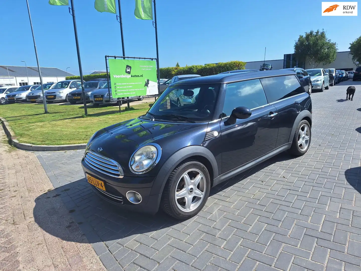 MINI Cooper Clubman Mini 1.6 / Super leuke auto / APK jan 2026 Zwart - 1