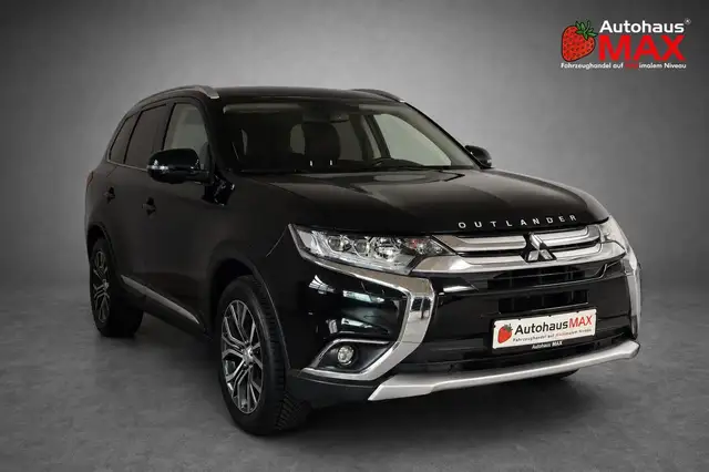 Mitsubishi Outlander view 8