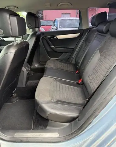 Volkswagen Passat view 7