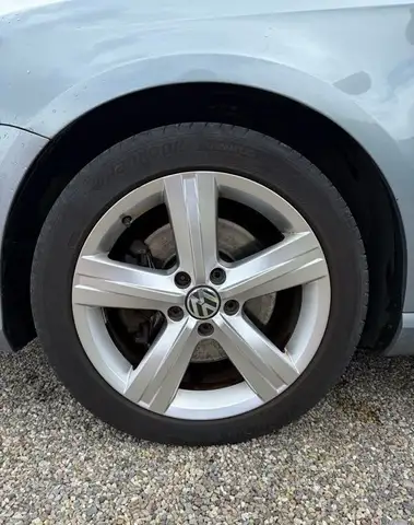 Volkswagen Passat view 9