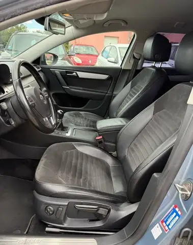 Volkswagen Passat view 5