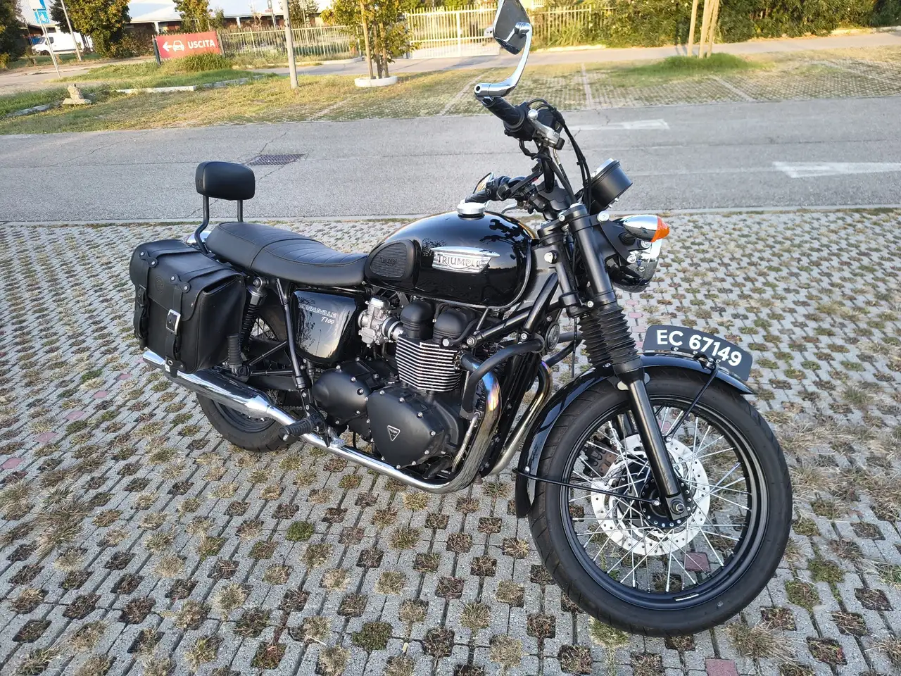 Triumph Bonneville T100