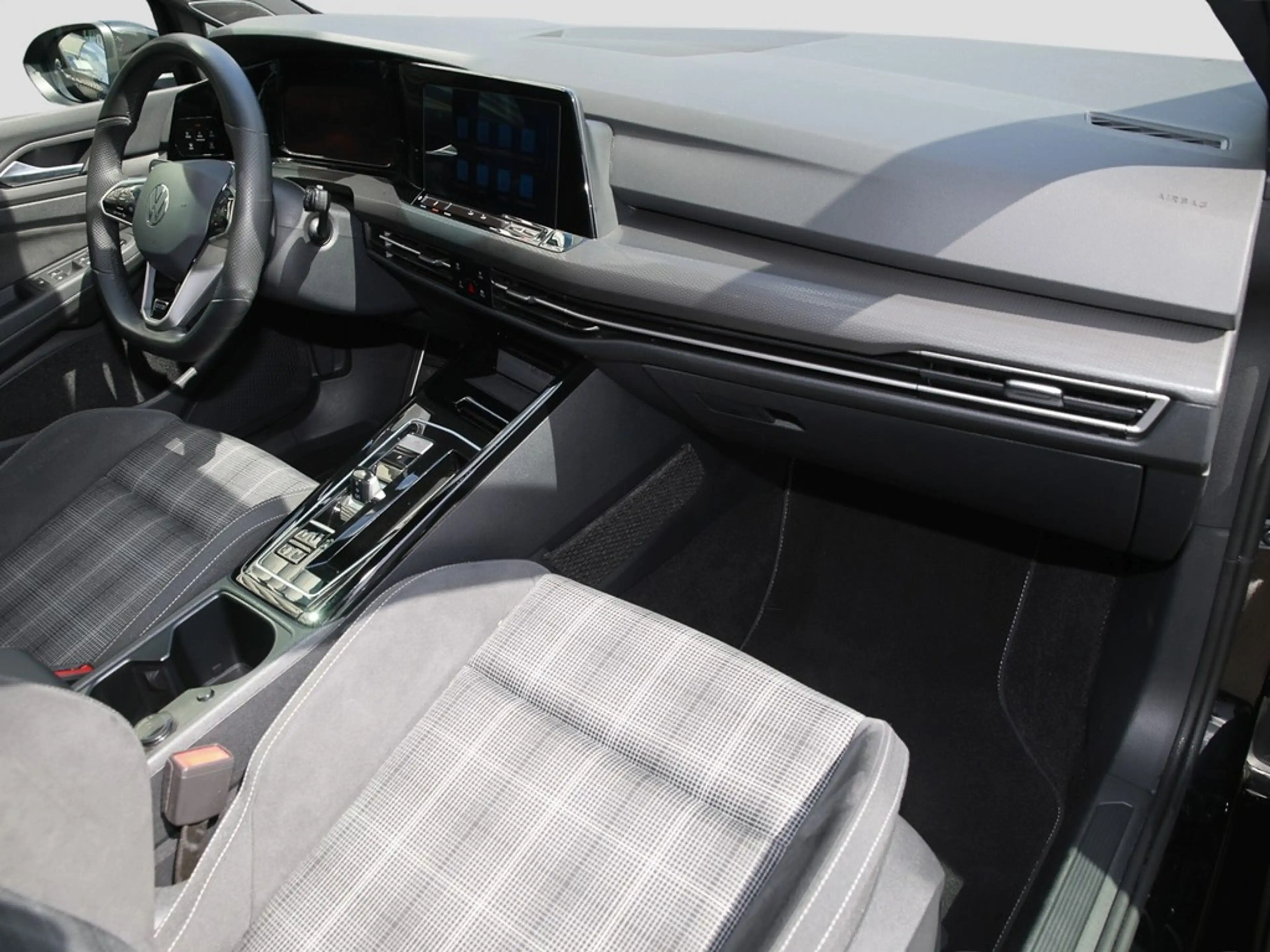Volkswagen Golf GTD 2.0 TDI DSG Navi/Pano/Matrix — photo 7