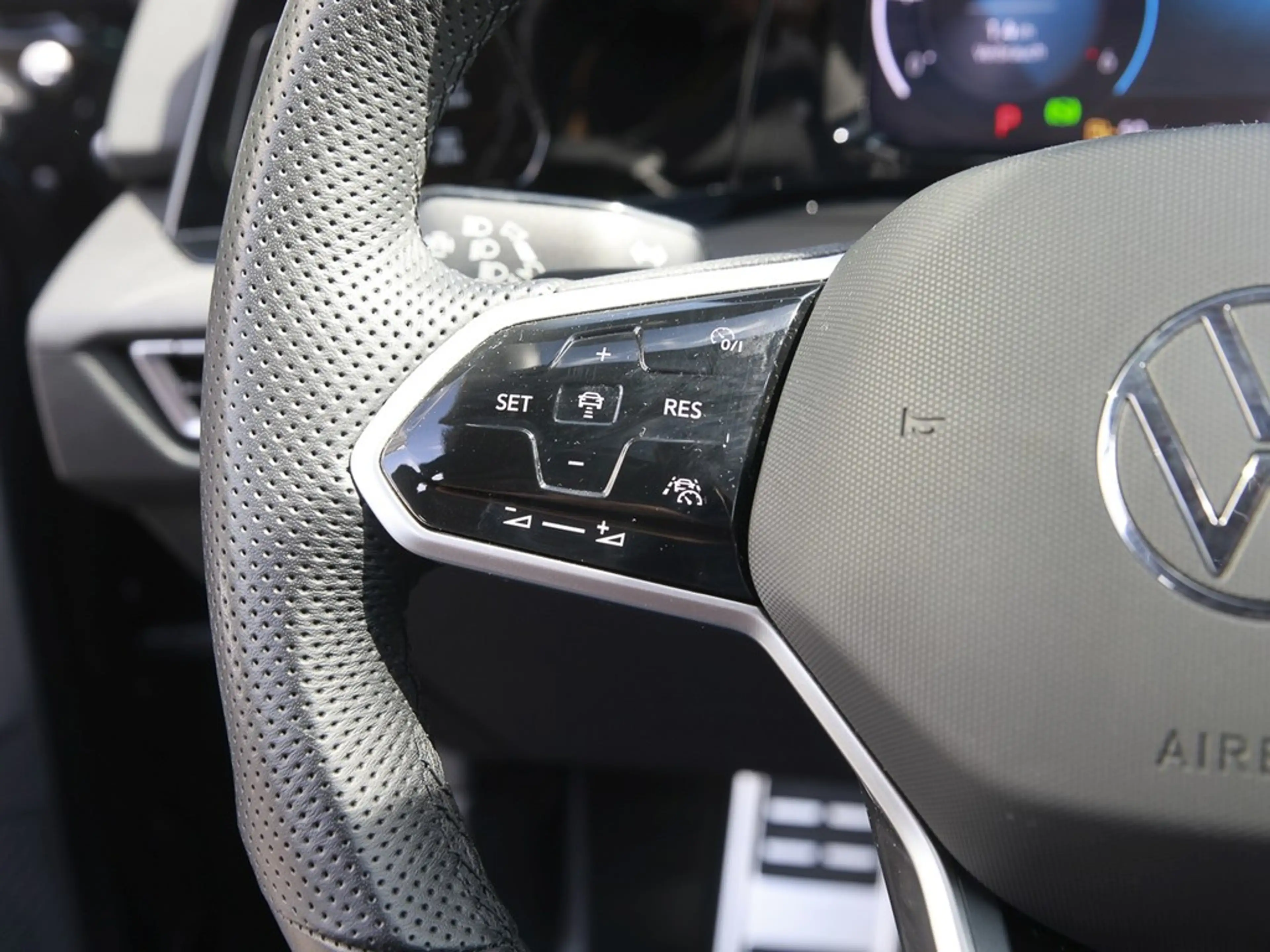Volkswagen Golf GTD 2.0 TDI DSG Navi/Pano/Matrix — photo 15
