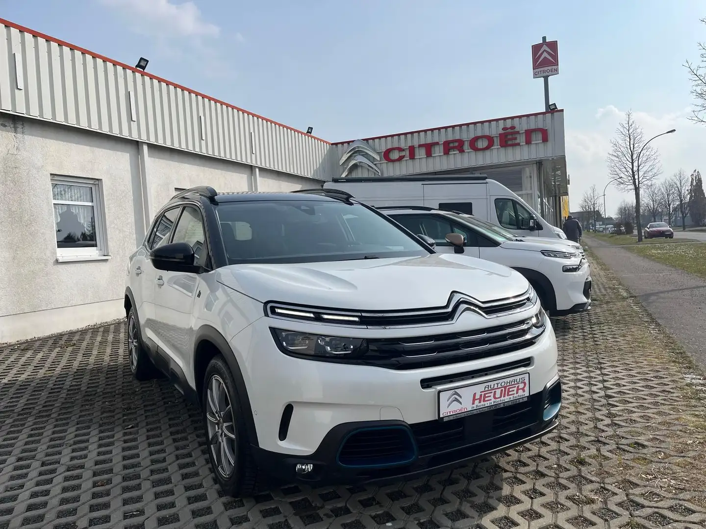 Citroen C5 Aircross Hybrid 225 S&S e-EAT8 Shine Pack Weiß - 1