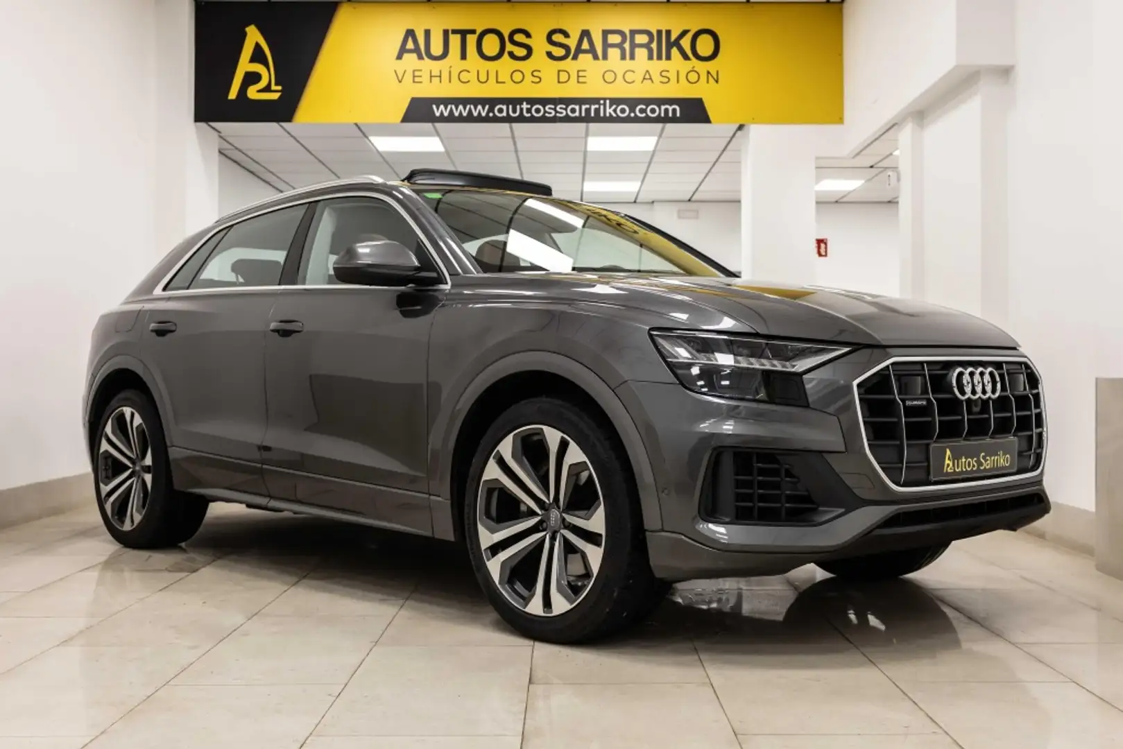 Audi Q8 55 TFSI quattro tiptronic Gris - 1