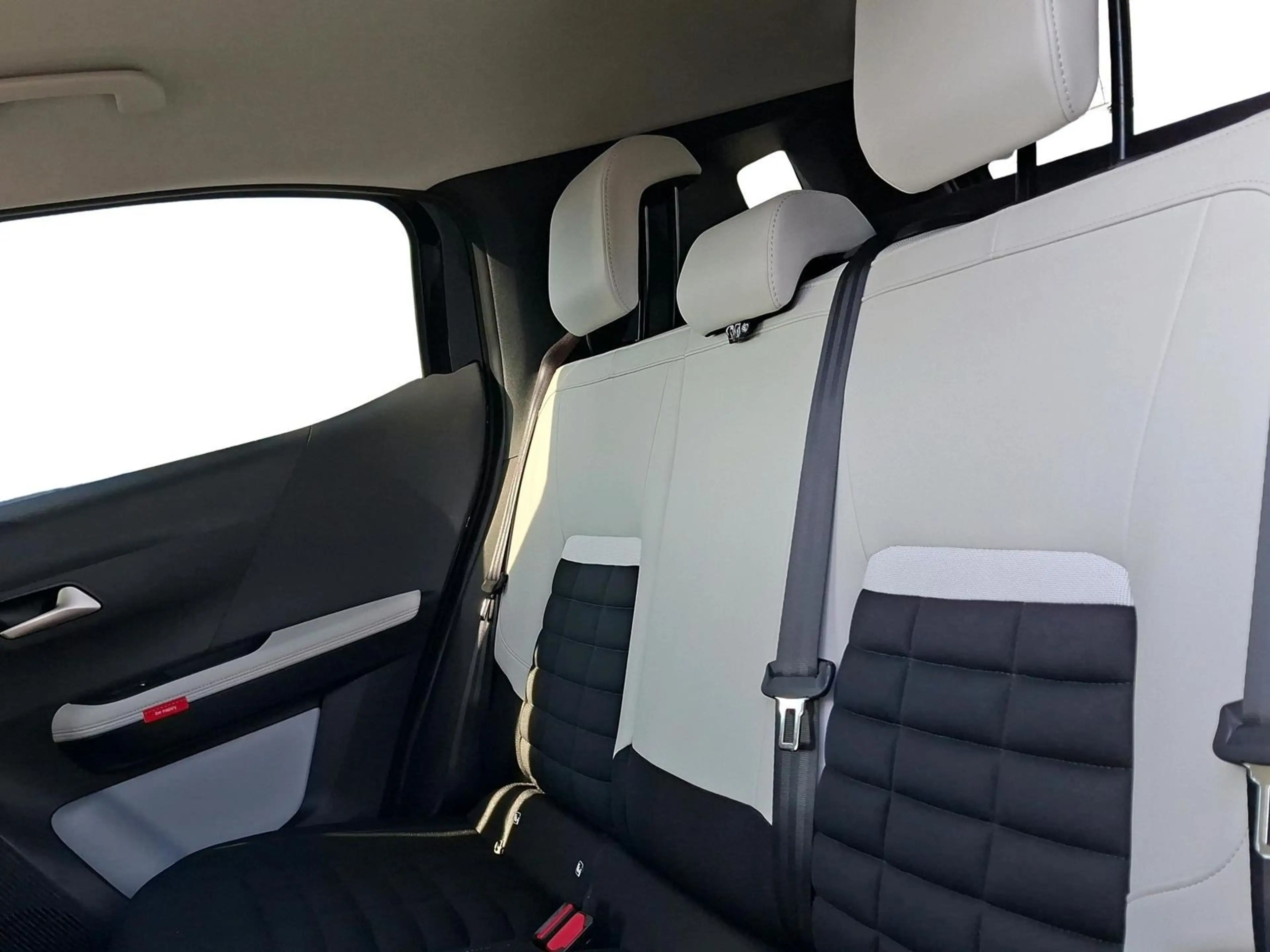 Citroen C3 Aircross Max Hybrid 145 eDSC6 Kamera Navi SHZ — photo 8