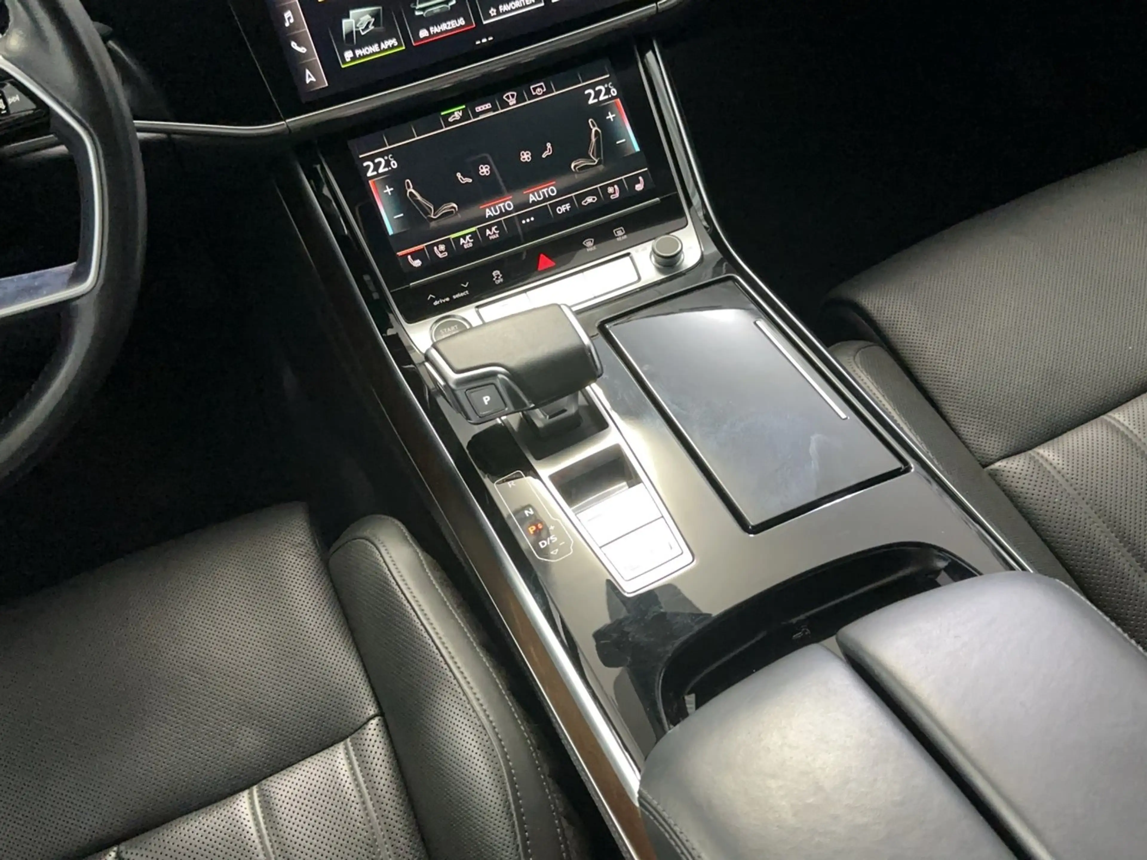 Audi A8 60 TFSI e quattro — photo 11
