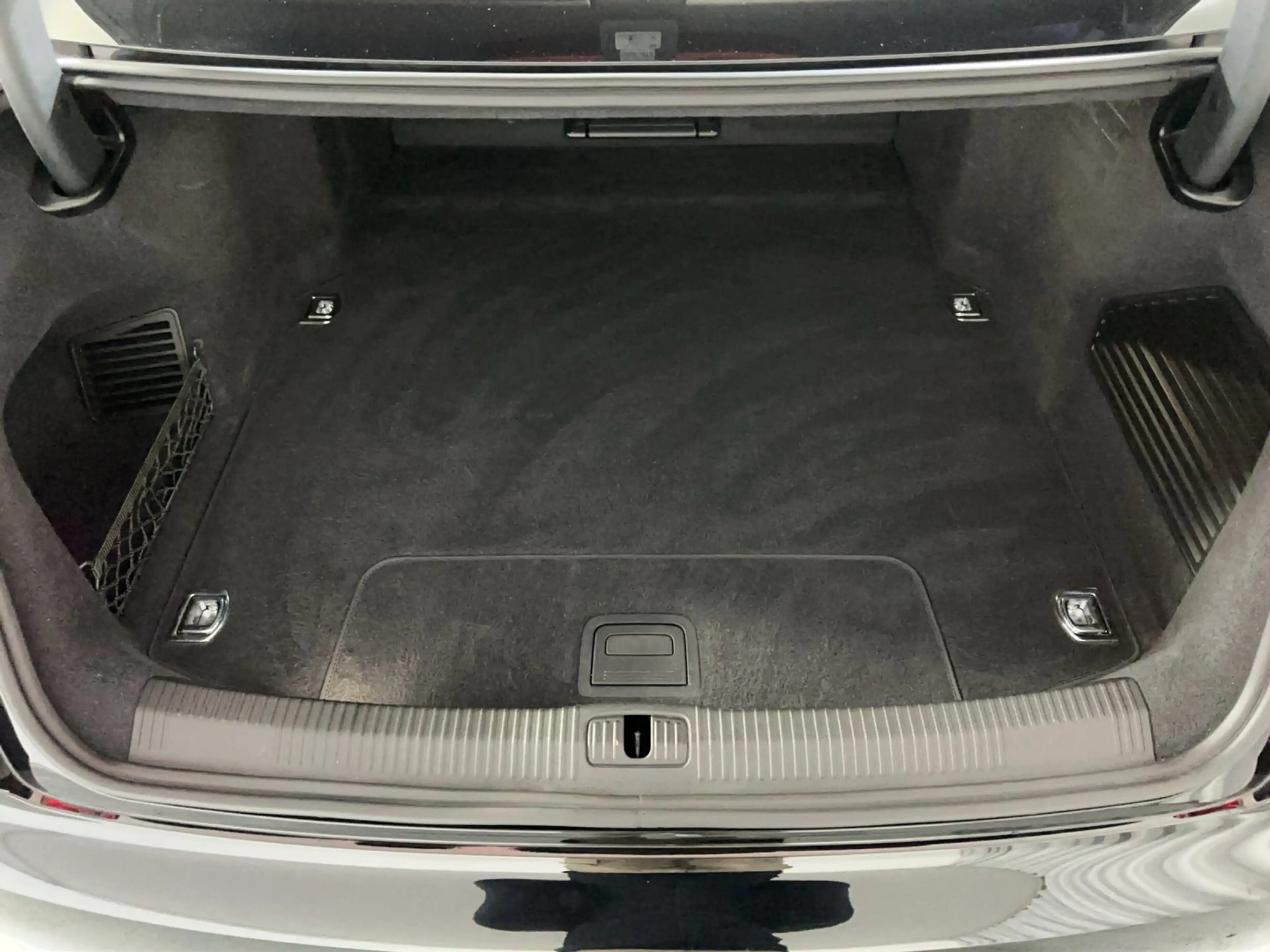 Audi A8 60 TFSI e quattro — photo 15