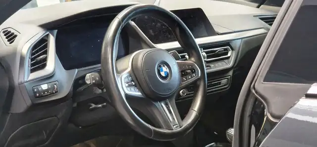 BMW 2 Series view 11