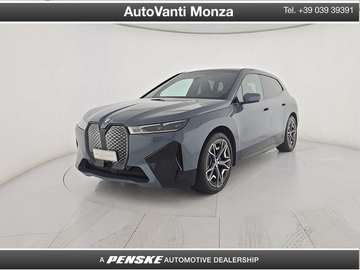 iX xDrive40 Pacchetto Sportivo
