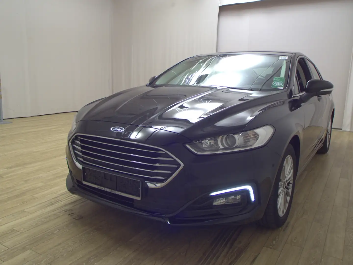 Ford Mondeo 2.0 EB Titanium Navi Shz AHK RFK Schwarz - 2