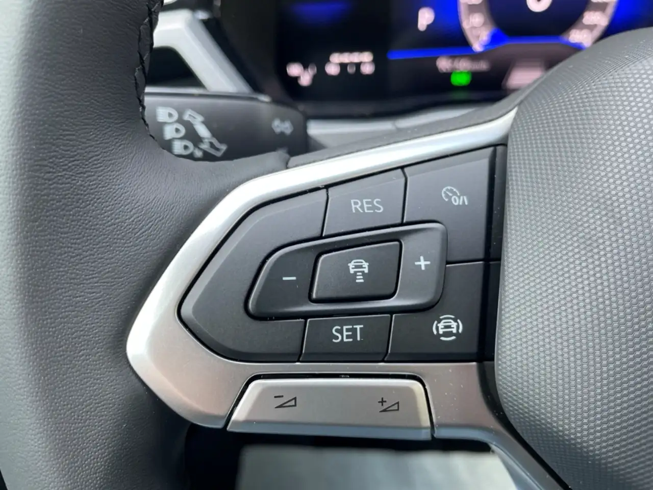 Volkswagen Touran 1.5TSI DSG Comfortline AHK/Kamera/LED/ACC/Keyless/, миниатюра 12
