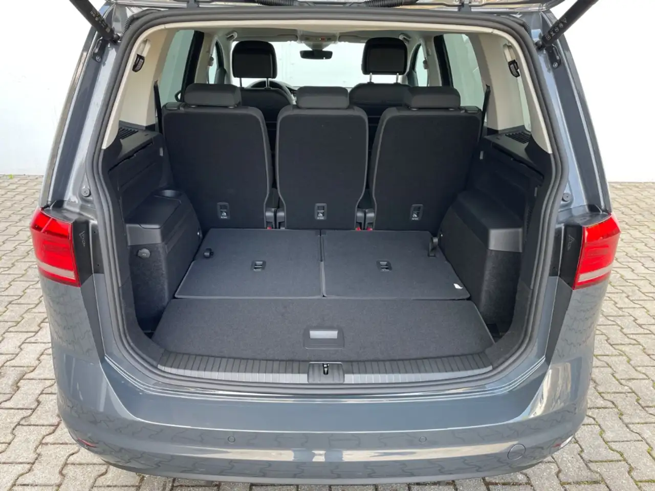 Volkswagen Touran 1.5TSI DSG Comfortline AHK/Kamera/LED/ACC/Keyless/, миниатюра 25