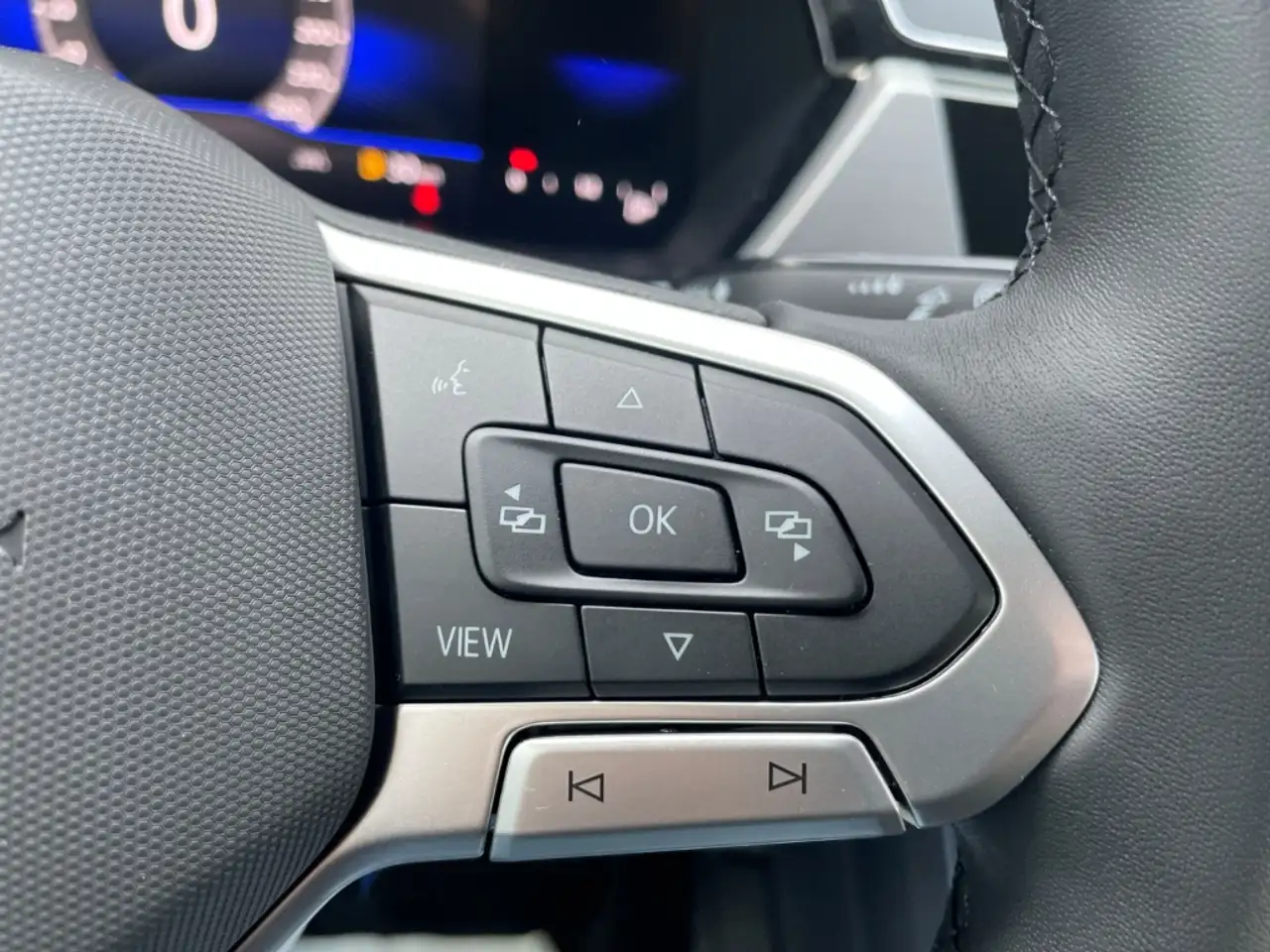 Volkswagen Touran 1.5TSI DSG Comfortline AHK/Kamera/LED/ACC/Keyless/, миниатюра 14