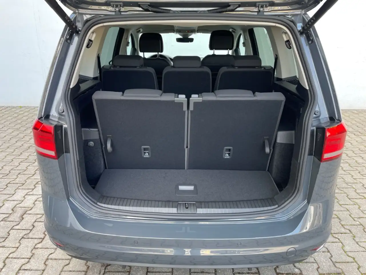 Volkswagen Touran 1.5TSI DSG Comfortline AHK/Kamera/LED/ACC/Keyless/, миниатюра 24