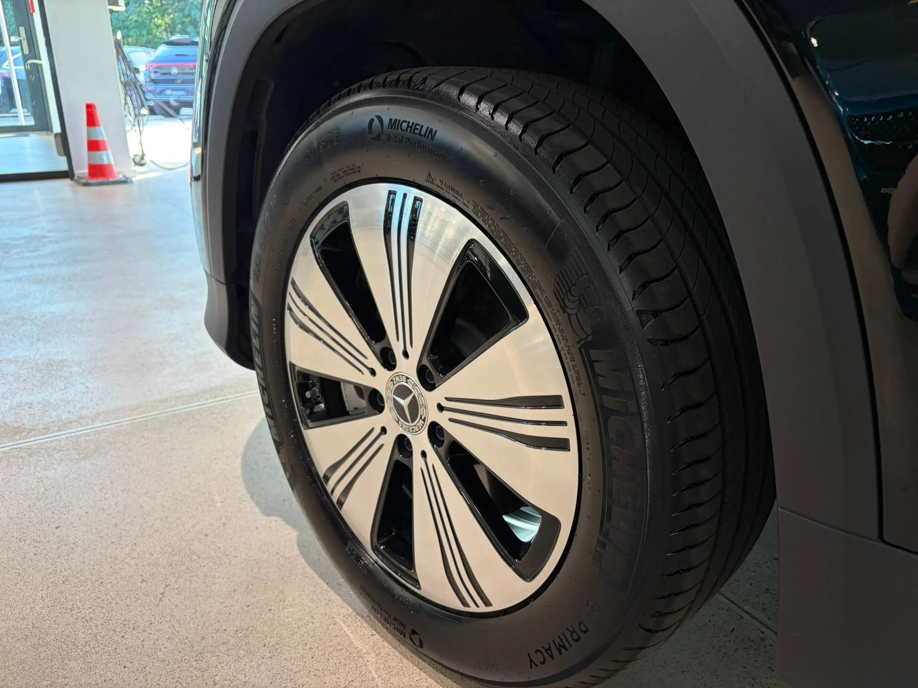 Mercedes-Benz EQB 300 EQB 350 4M /PANO/FAP/DISTRO/AHK/360°/MEMORY/ — photo 10