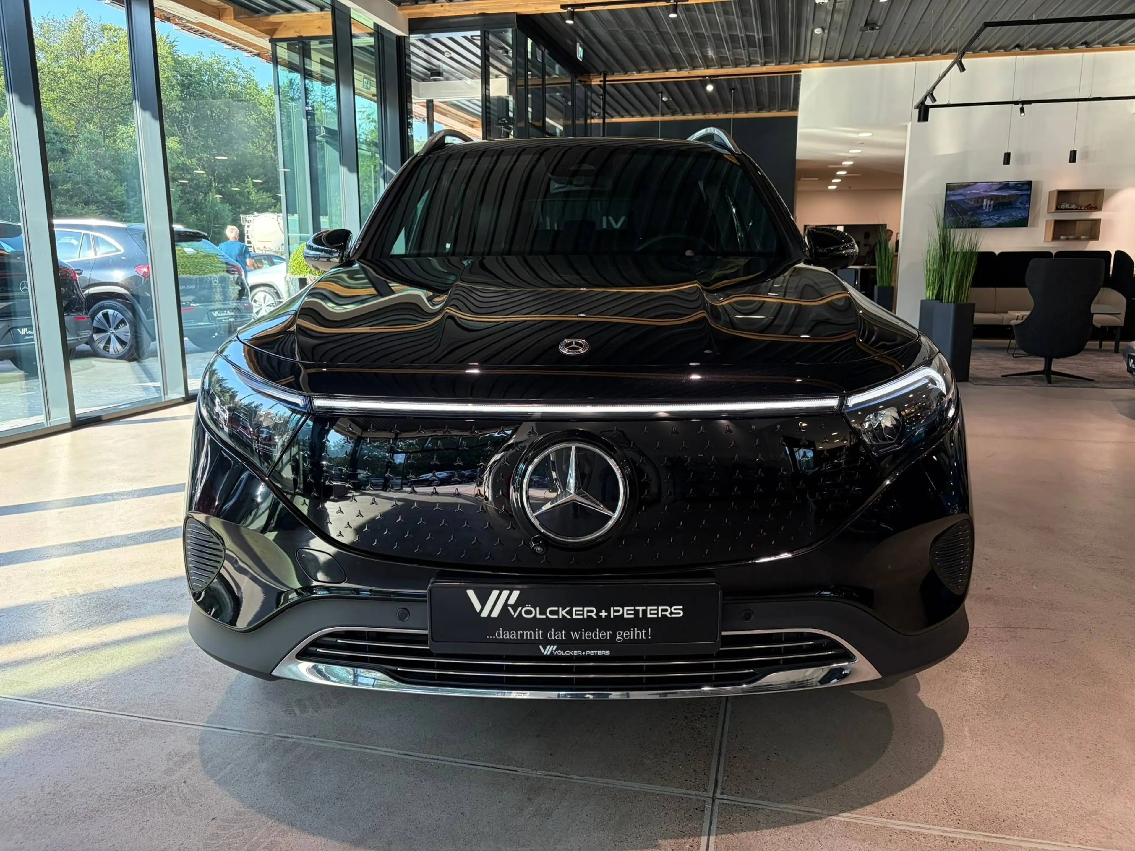 Mercedes-Benz EQB 300 EQB 350 4M /PANO/FAP/DISTRO/AHK/360°/MEMORY/ — photo 3