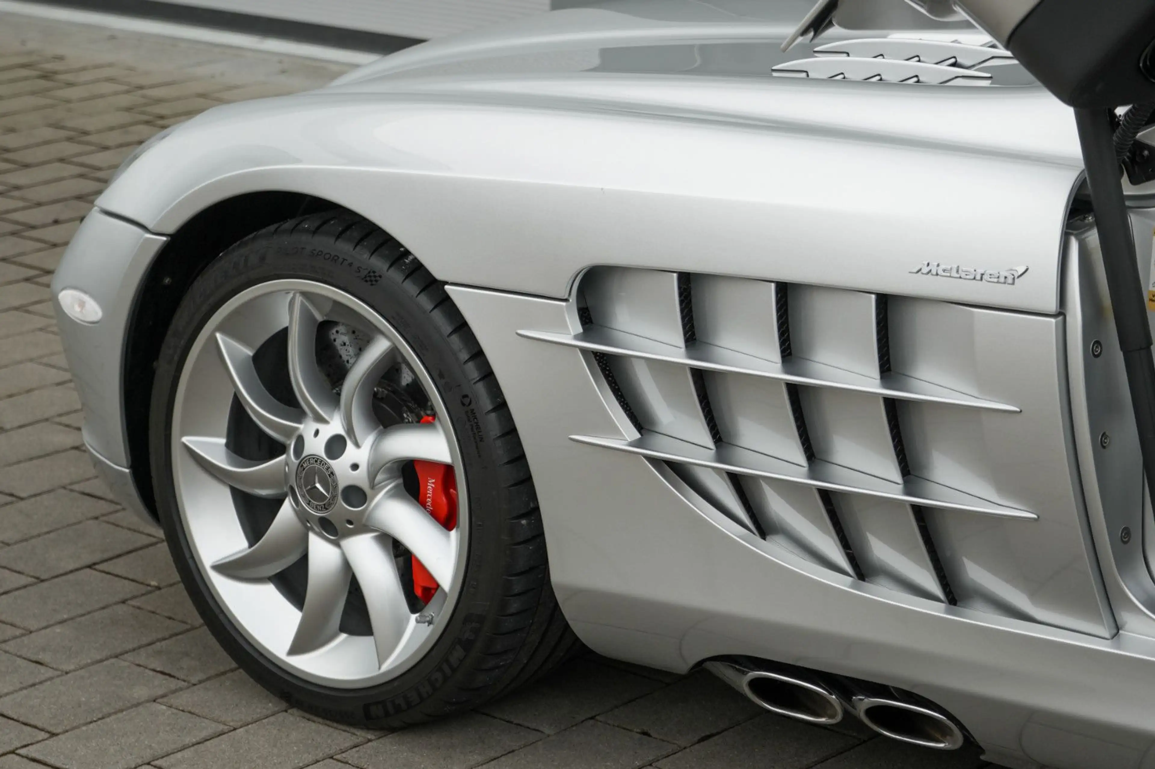Mercedes-Benz SLR McLaren Roadster — photo 4