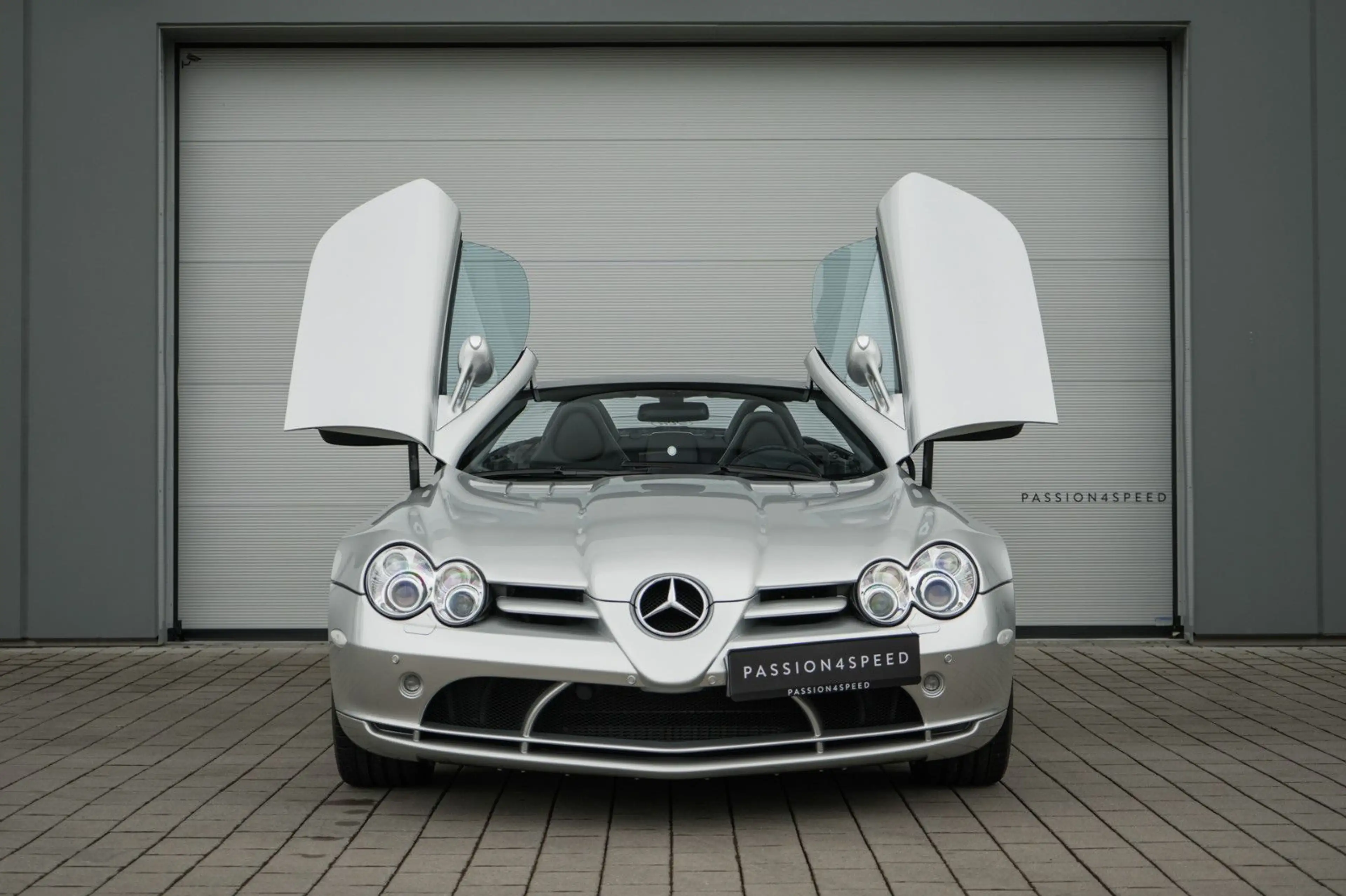 Mercedes-Benz SLR McLaren Roadster — photo 2