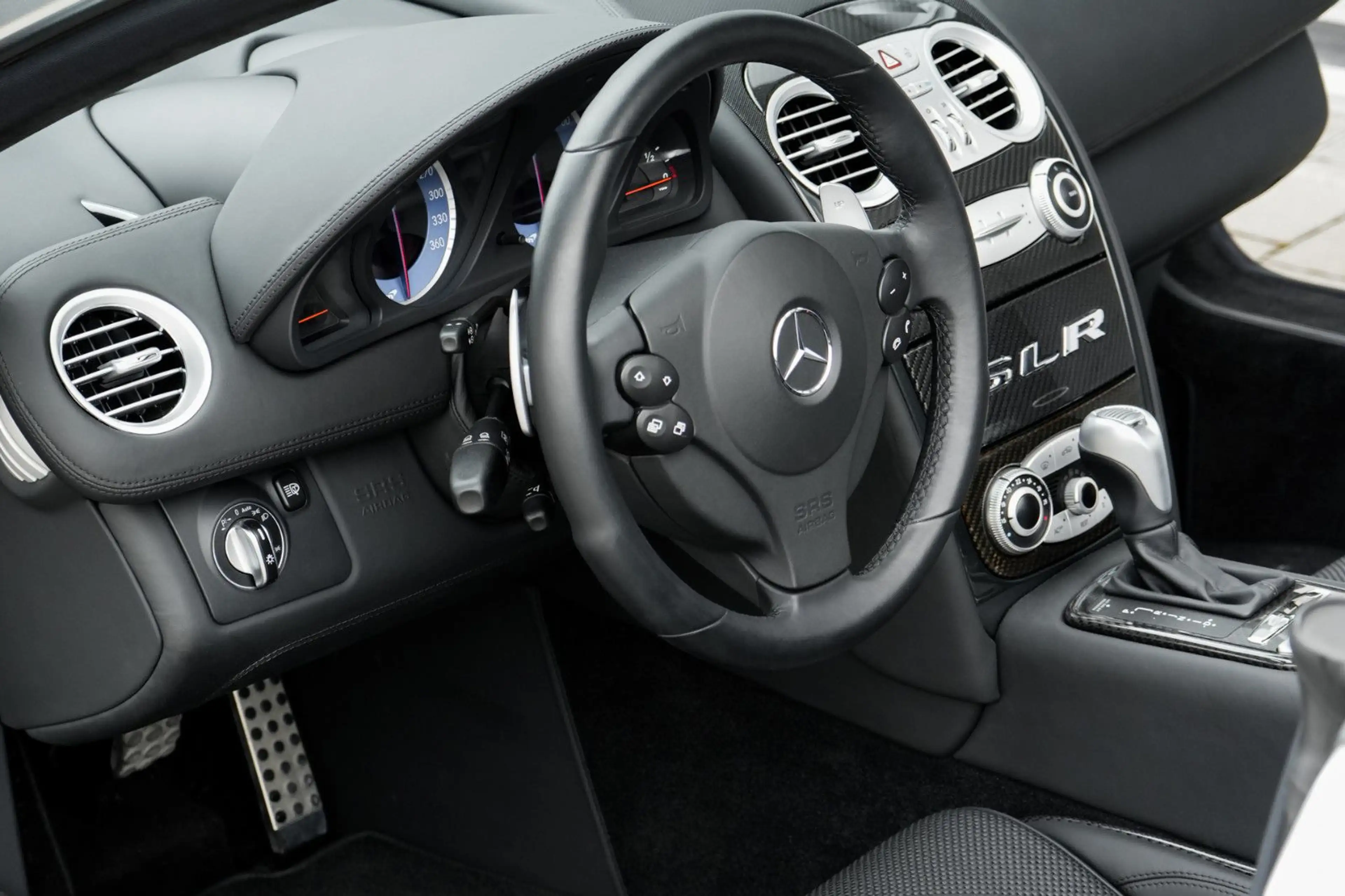 Mercedes-Benz SLR McLaren Roadster — photo 8