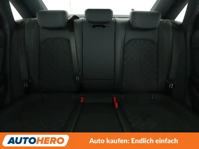 Audi S4 view 14