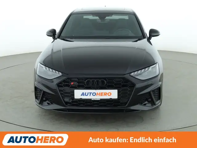 Audi S4 view 9