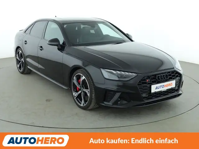 Audi S4 view 8