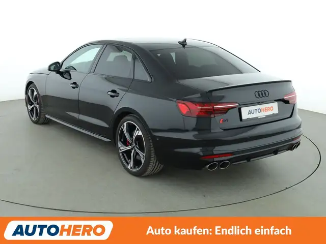 Audi S4 view 4