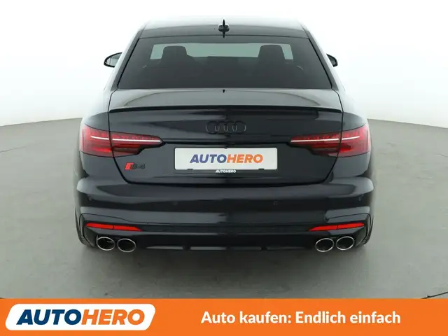 Audi S4 view 5