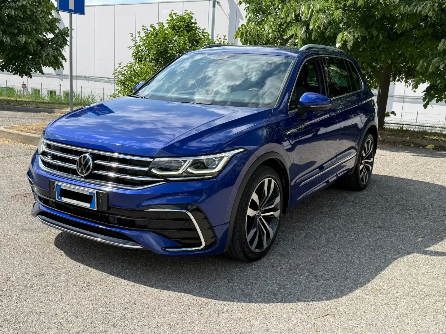 Volkswagen Tiguan 2.0 TDI 150 CV SCR DSG R-Line Blau - 1