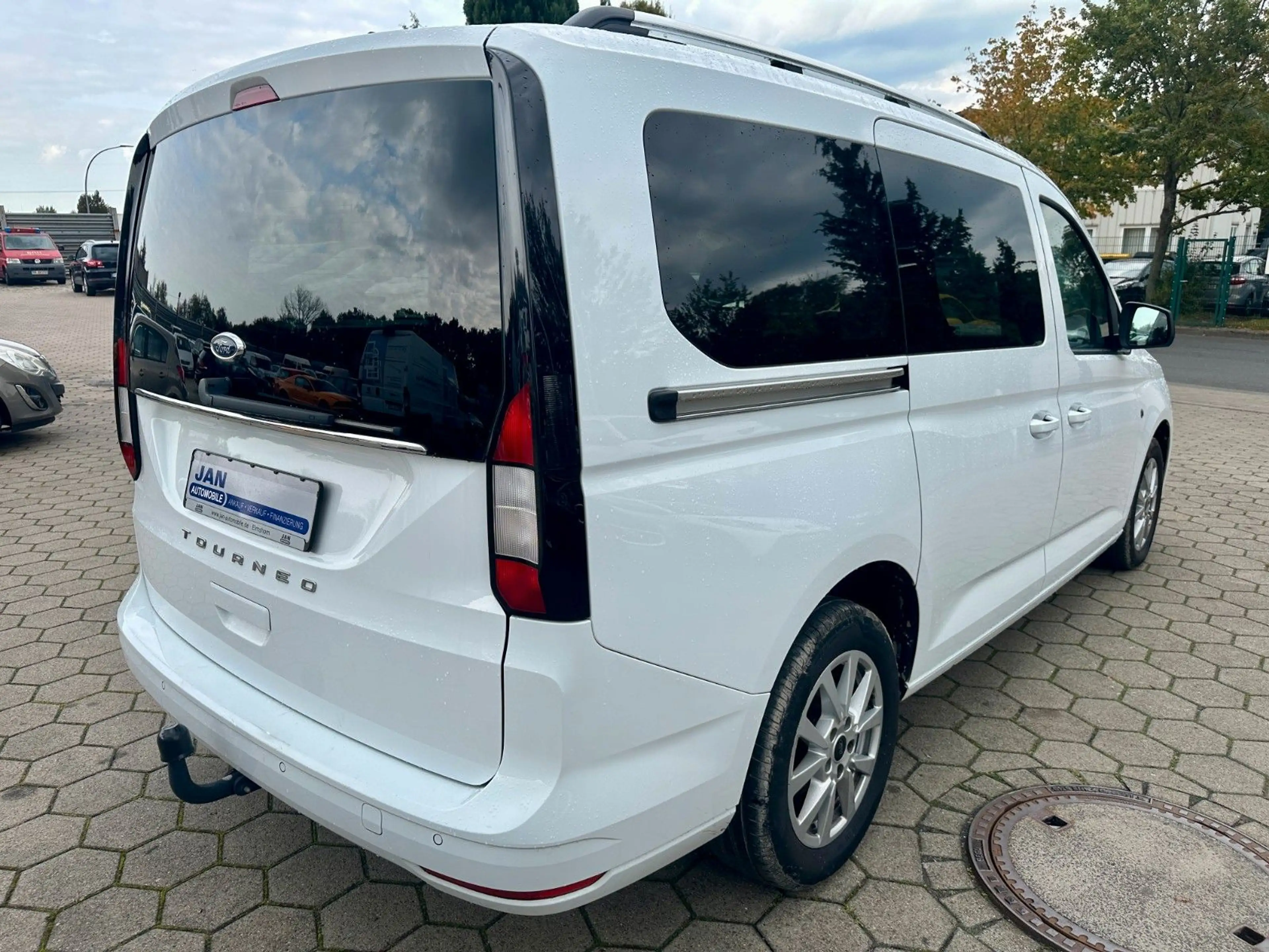 Ford Grand Tourneo Connect 2.0 EcoBlue TITANIUM — photo 4