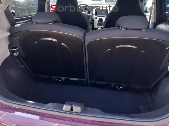 Peugeot 108 view 12